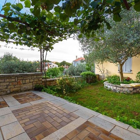 Apartment Macan, Beautiful Green Oasis بولا المظهر الخارجي الصورة