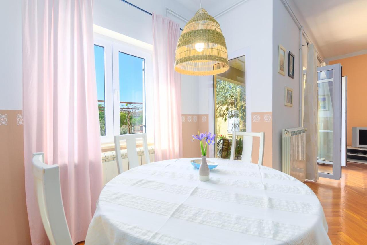 Apartment Macan, Beautiful Green Oasis بولا المظهر الخارجي الصورة