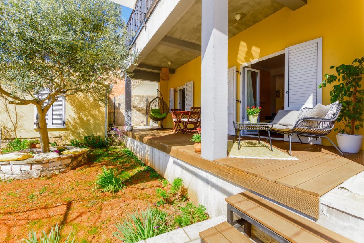 Apartment Macan, Beautiful Green Oasis بولا المظهر الخارجي الصورة