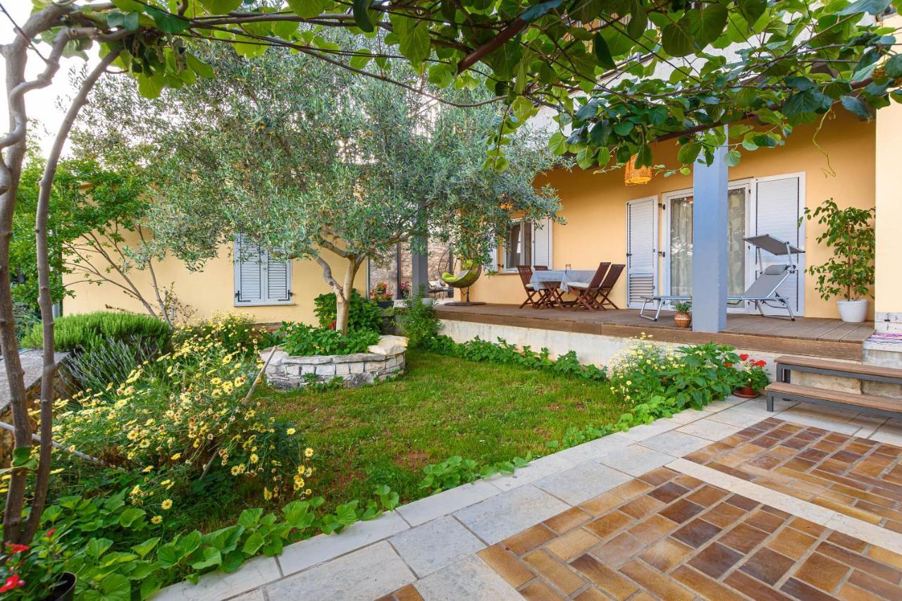 Apartment Macan, Beautiful Green Oasis بولا المظهر الخارجي الصورة