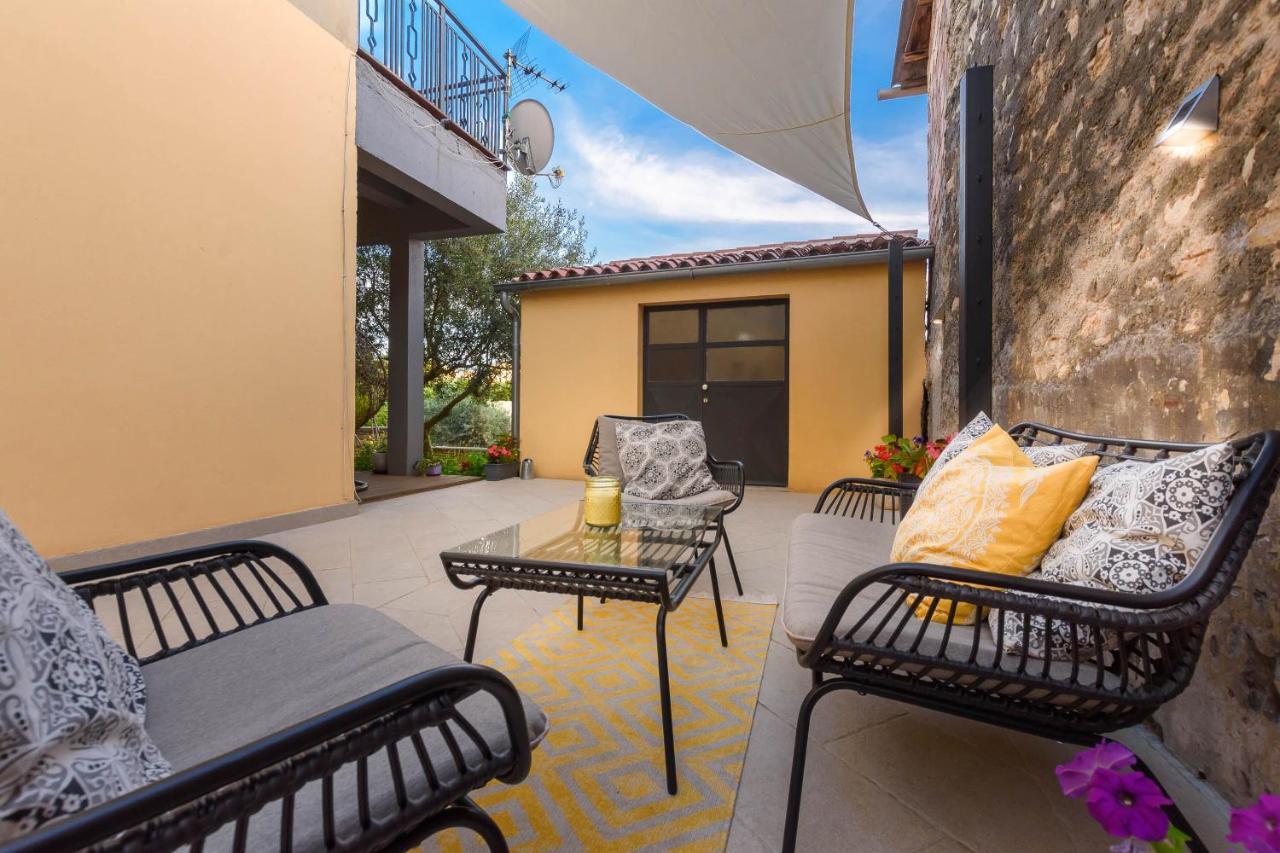 Apartment Macan, Beautiful Green Oasis بولا المظهر الخارجي الصورة